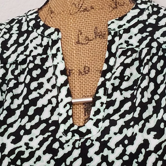 DANA BUCHMAN abstract graphic blouse top office travel EUC - Picture 2 of 8